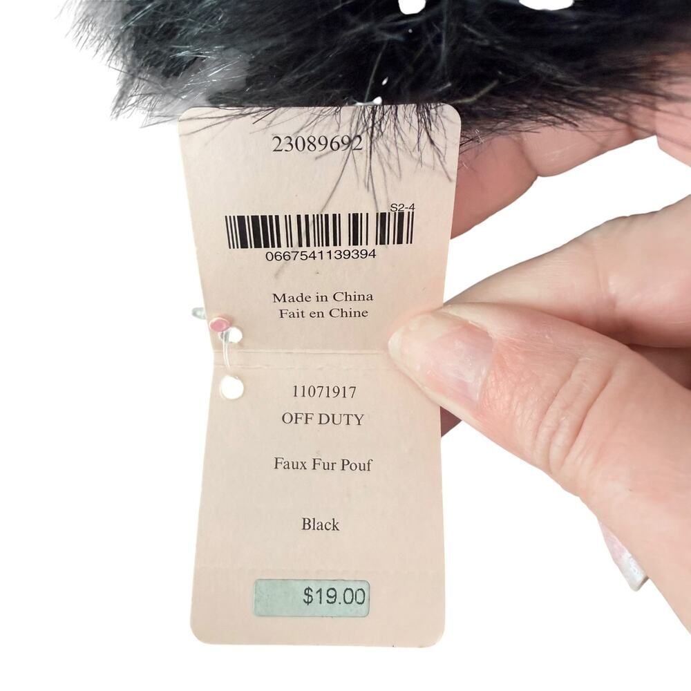 Victoria's Secret Black Faux Fur Keychain Pouf NWT - Picture 3 of 5